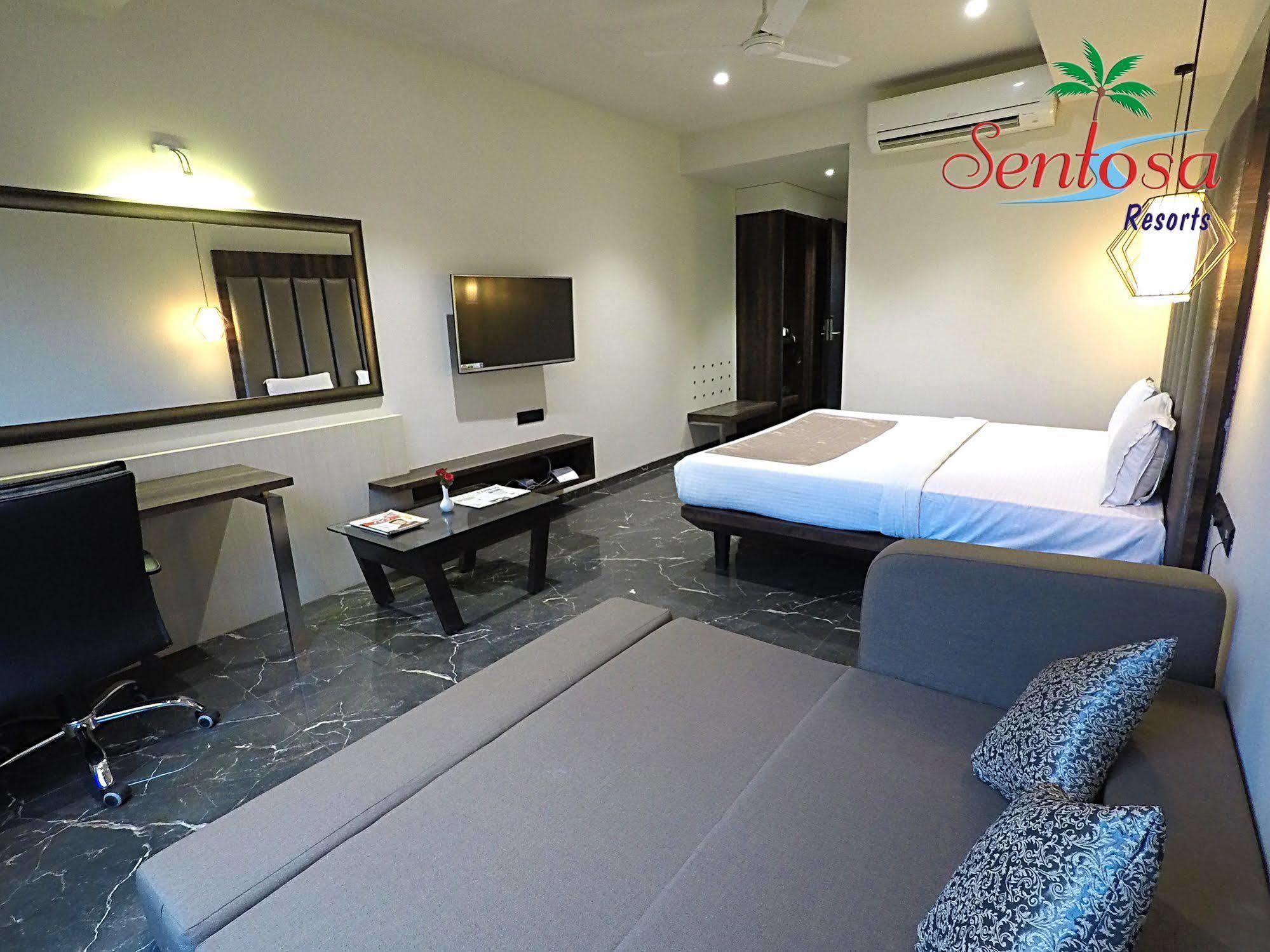 Sentosa Resorts Chinchvad Exterior photo